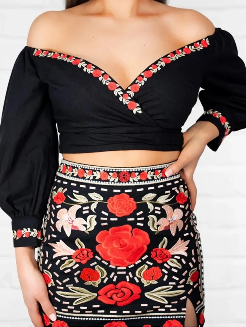 Herencia Embroidered Black Crop Top